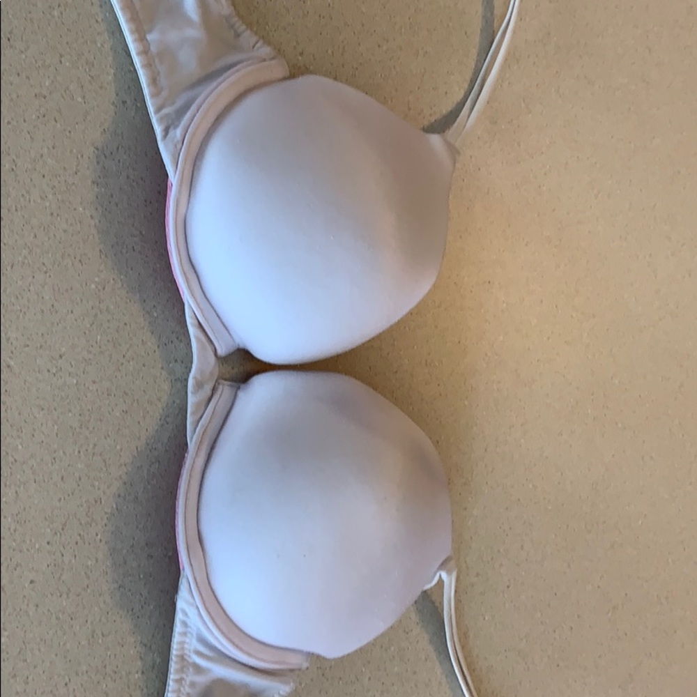 VS Pink bra